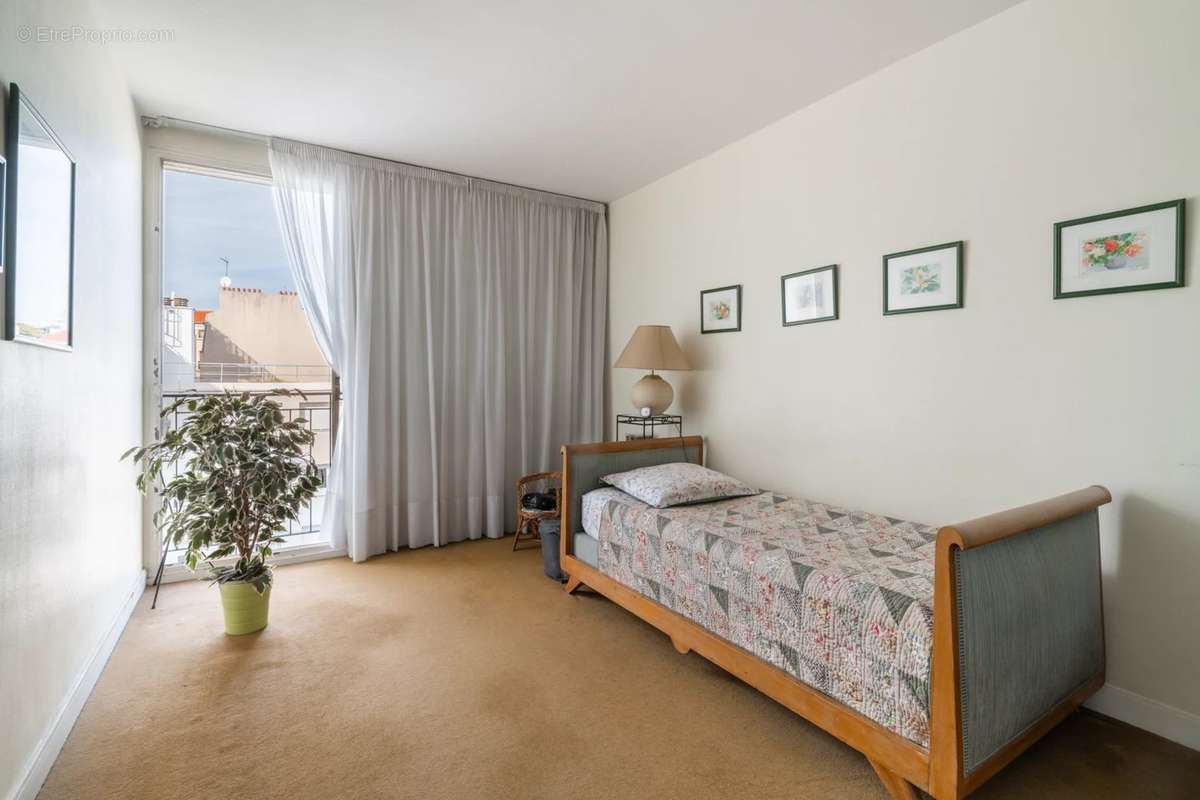 Appartement à LEVALLOIS-PERRET