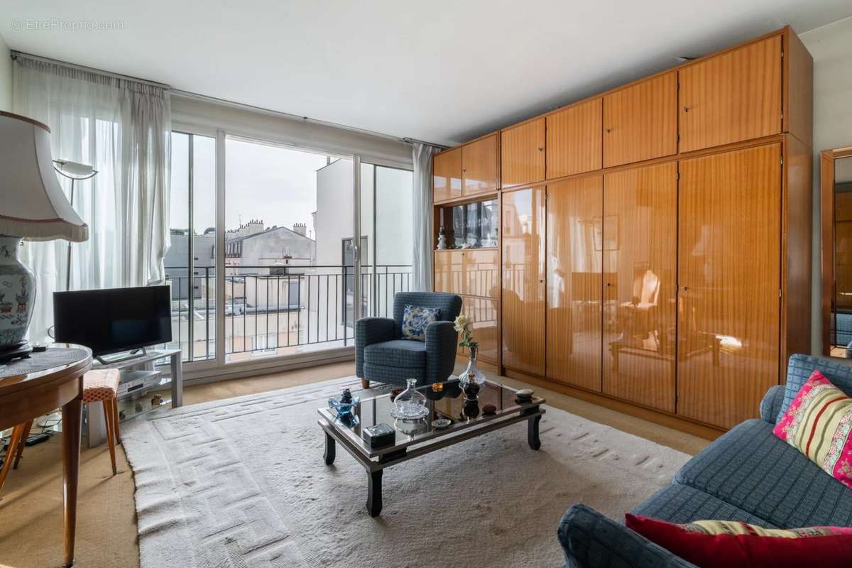 Appartement à LEVALLOIS-PERRET