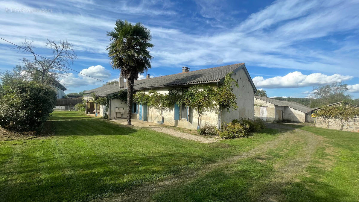 Maison à ADRIERS