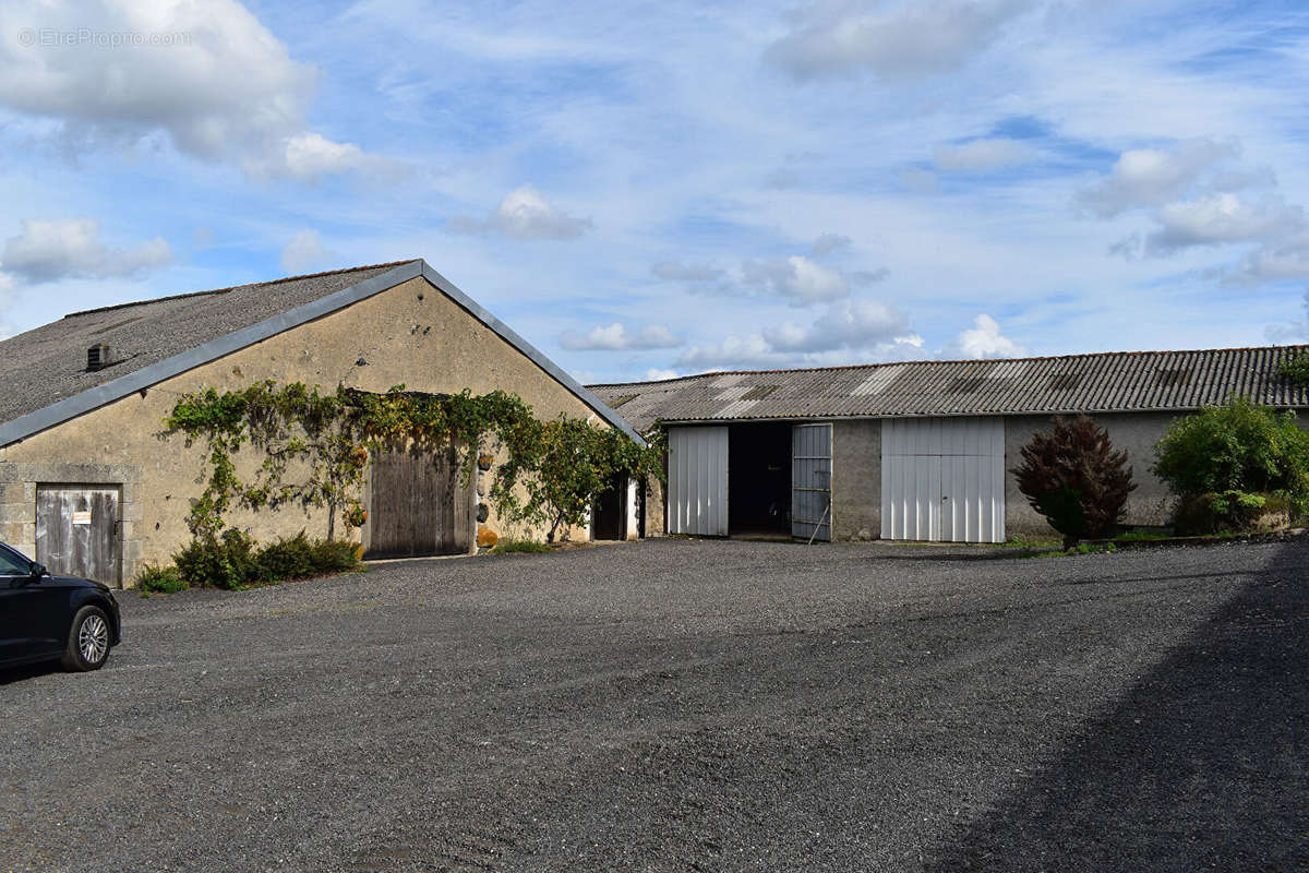 Maison à ADRIERS