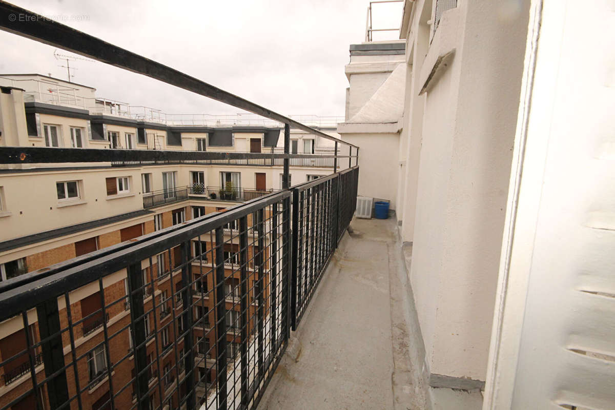 Appartement à PARIS-16E