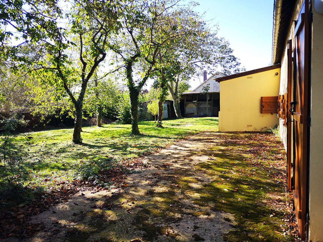 Maison à COURVILLE-SUR-EURE