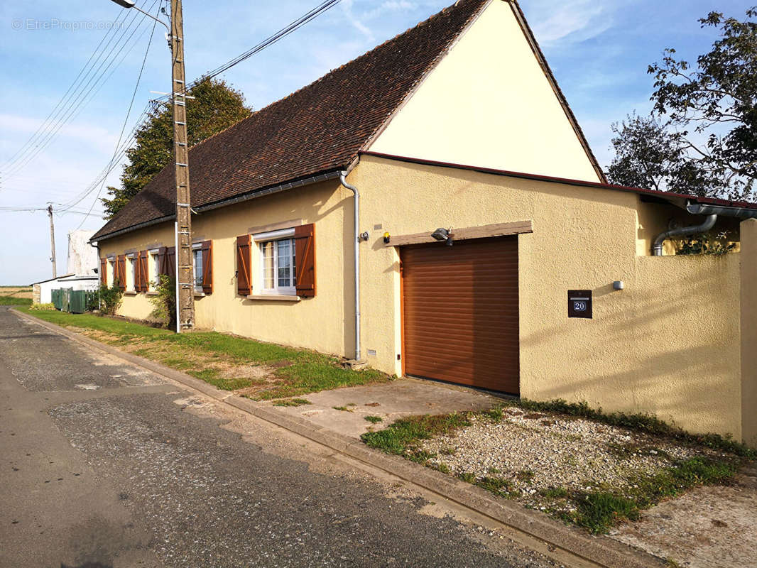 Maison à COURVILLE-SUR-EURE