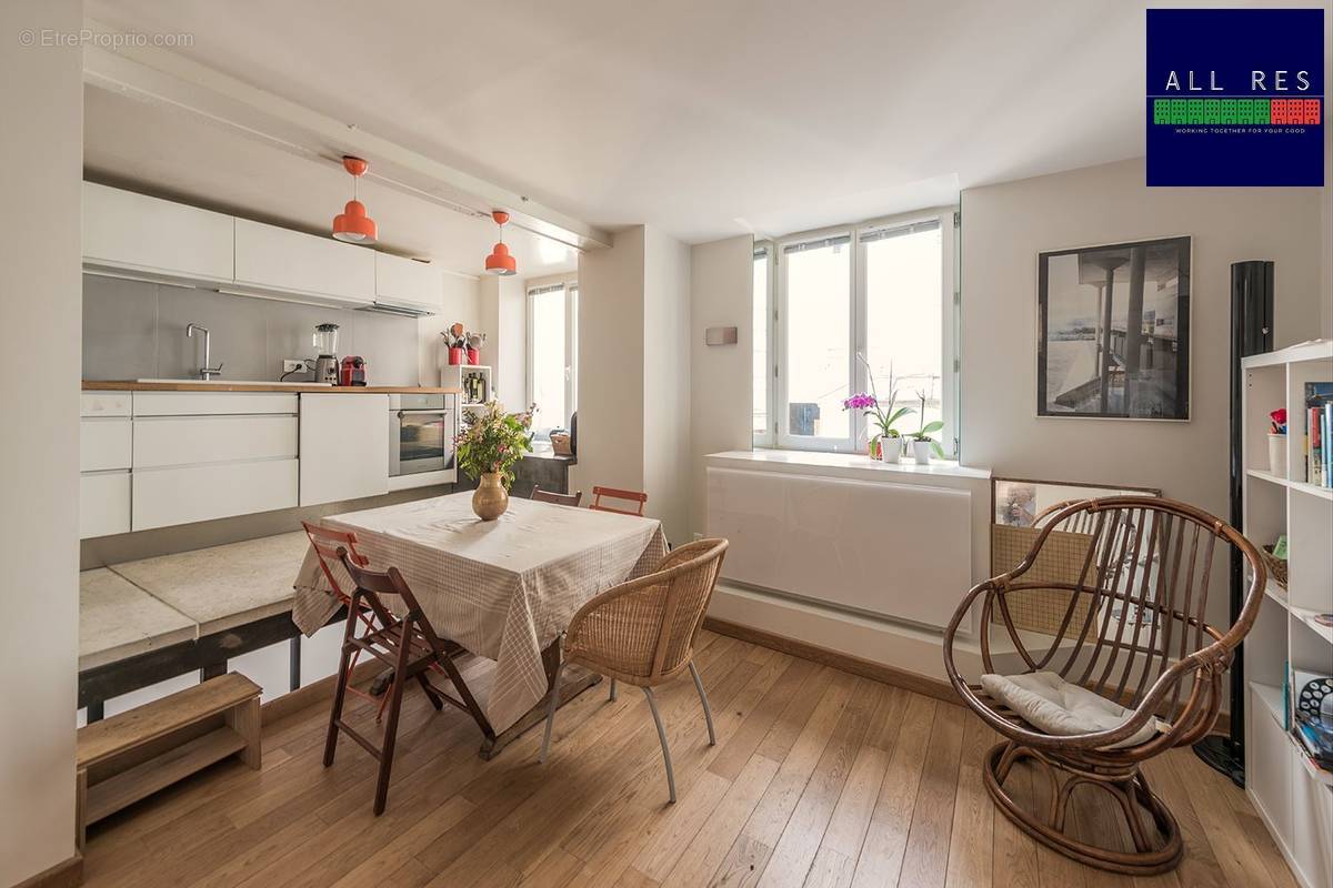 Appartement à PARIS-10E