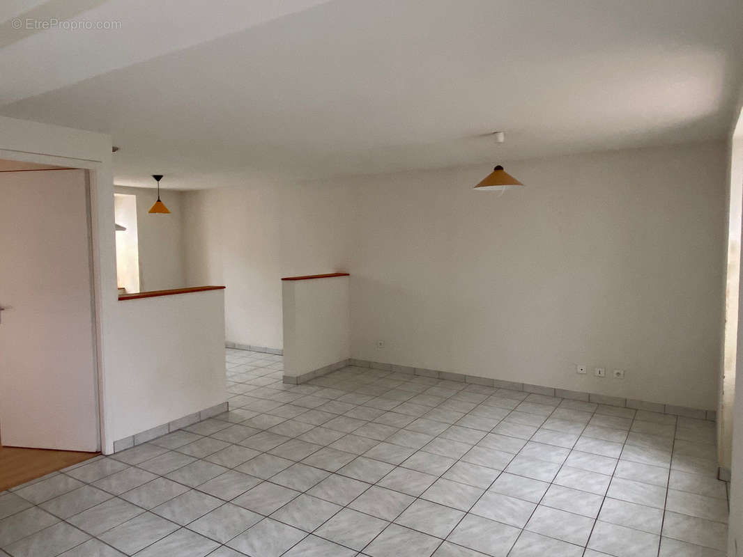 Appartement à BAVILLIERS