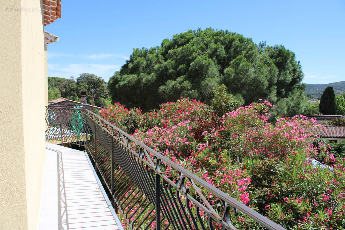 Appartement à BORMES-LES-MIMOSAS