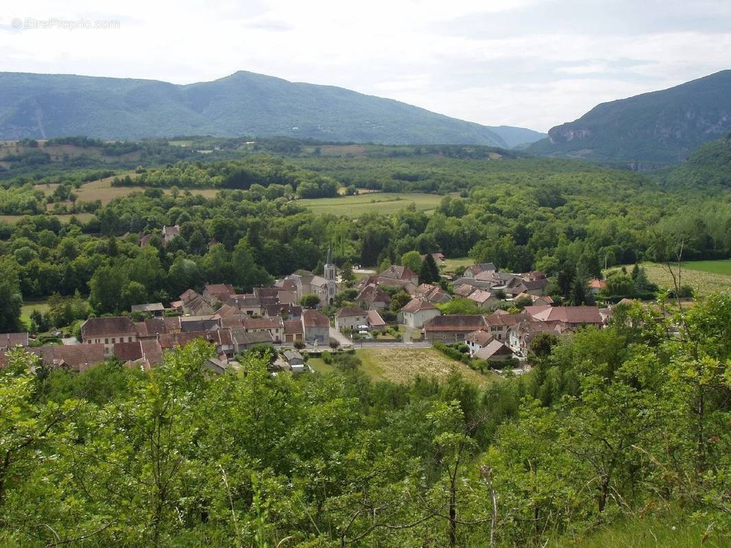 Terrain à CHAZEY-BONS