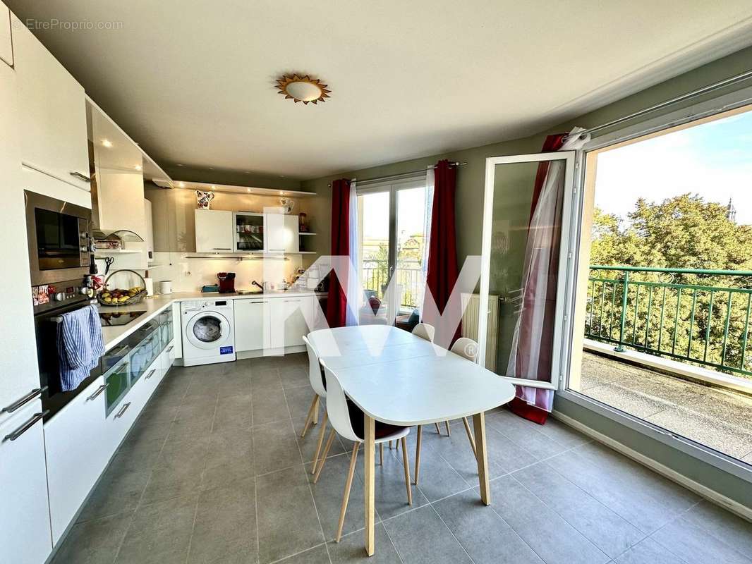 Appartement à CORBEIL-ESSONNES