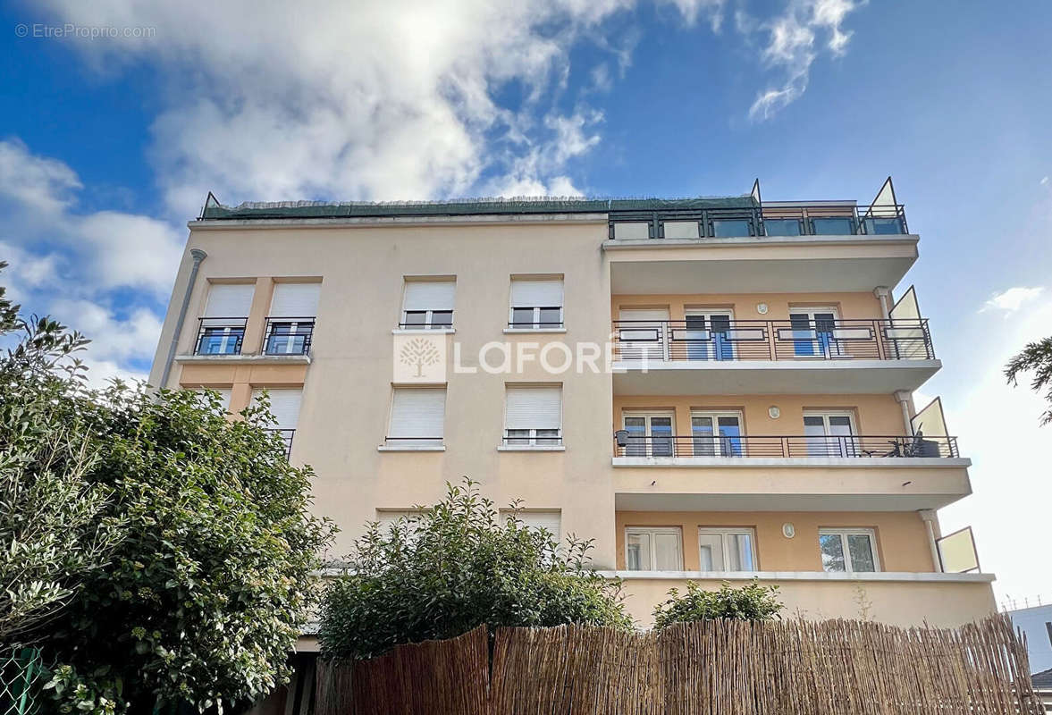 Appartement à CORBEIL-ESSONNES