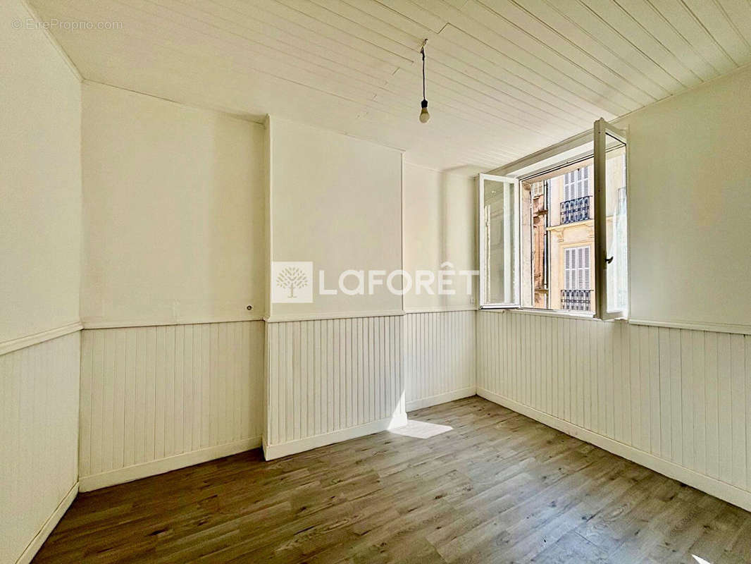 Appartement à MARSEILLE-6E