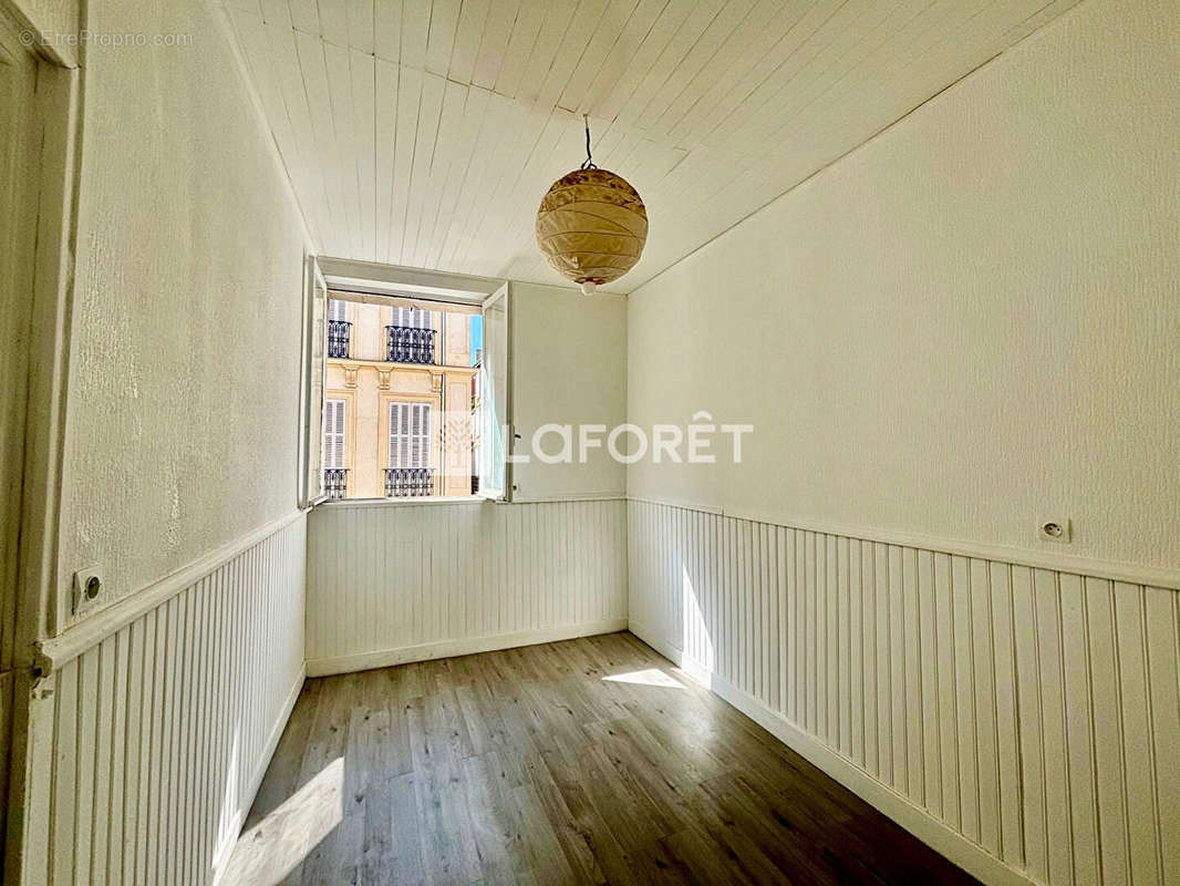 Appartement à MARSEILLE-6E