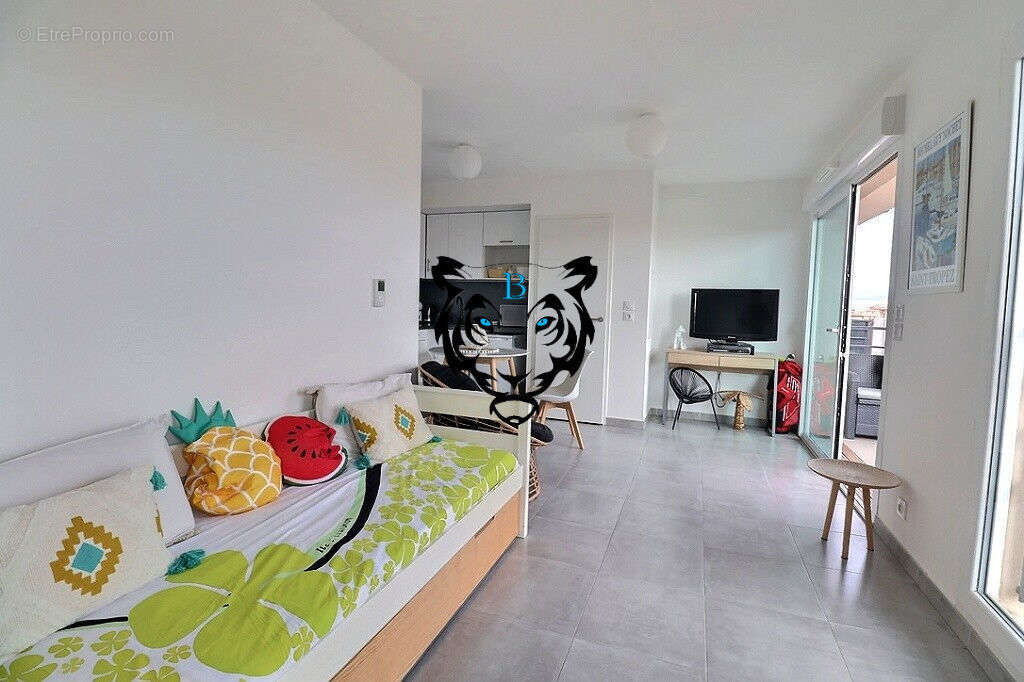 Appartement à ROQUEBRUNE-SUR-ARGENS