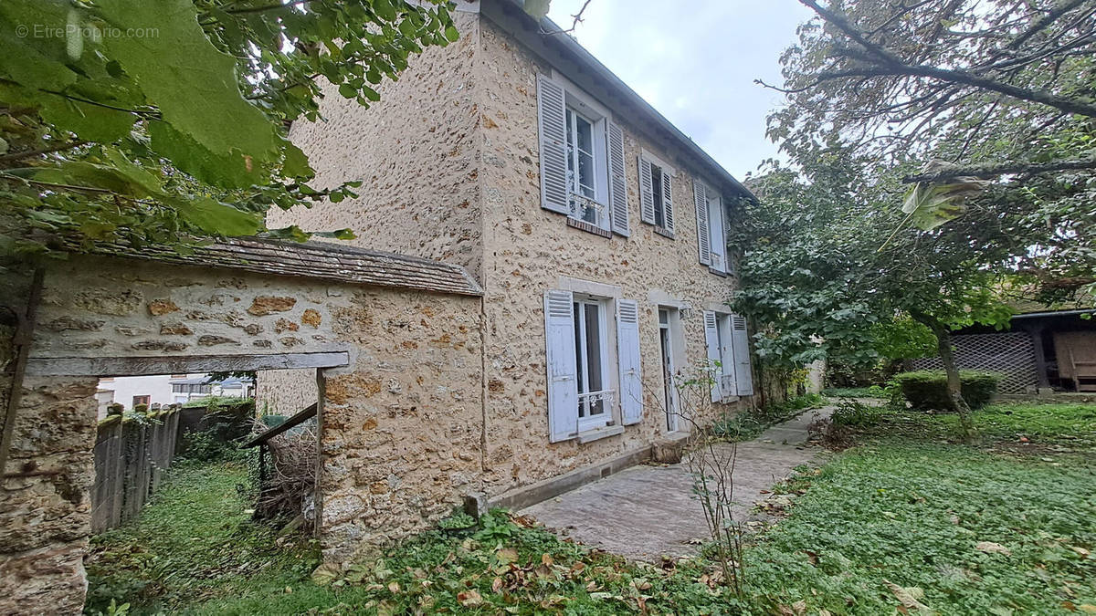 Maison à SAINT-REMY-LES-CHEVREUSE