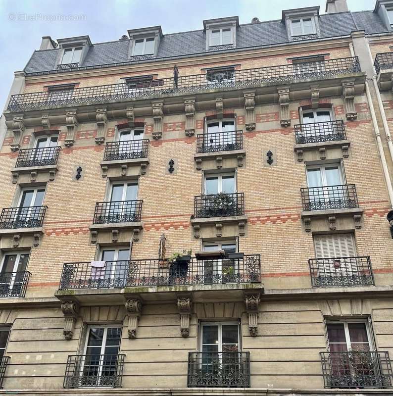 Appartement à PARIS-17E