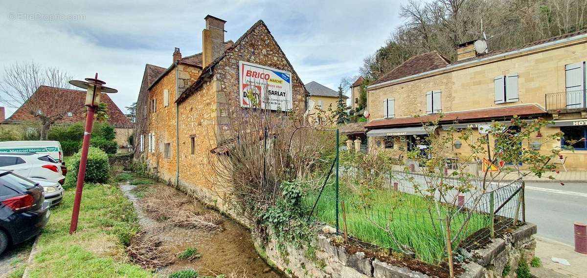 Maison à CENAC-ET-SAINT-JULIEN