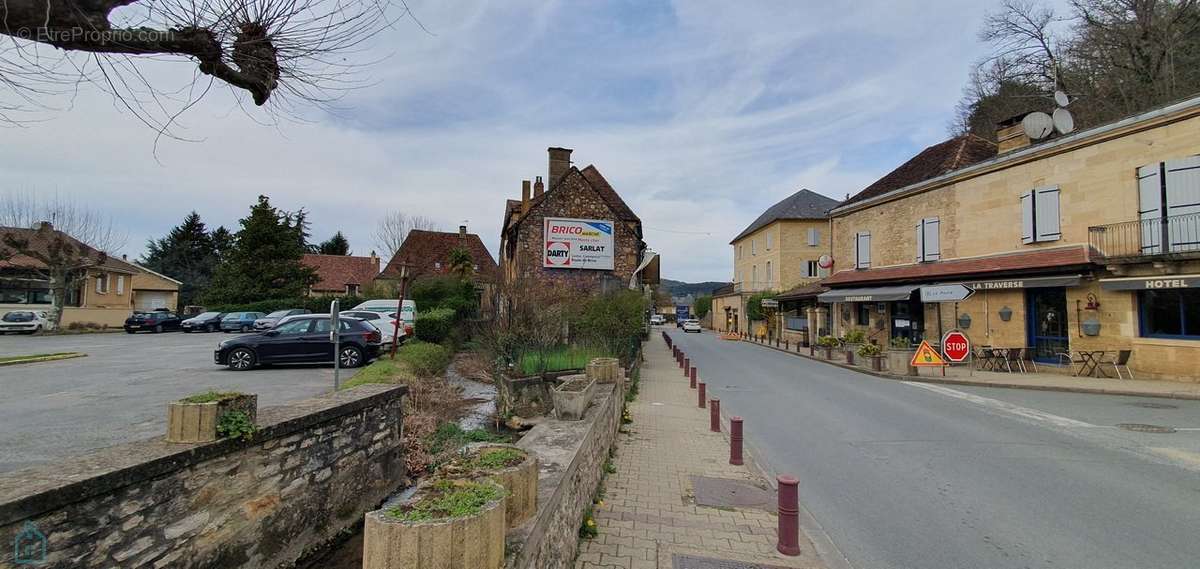 Maison à CENAC-ET-SAINT-JULIEN