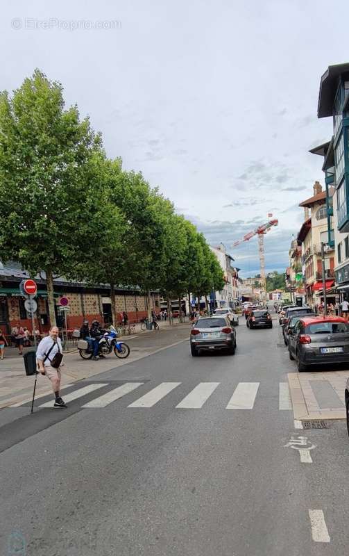 Commerce à SAINT-JEAN-DE-LUZ