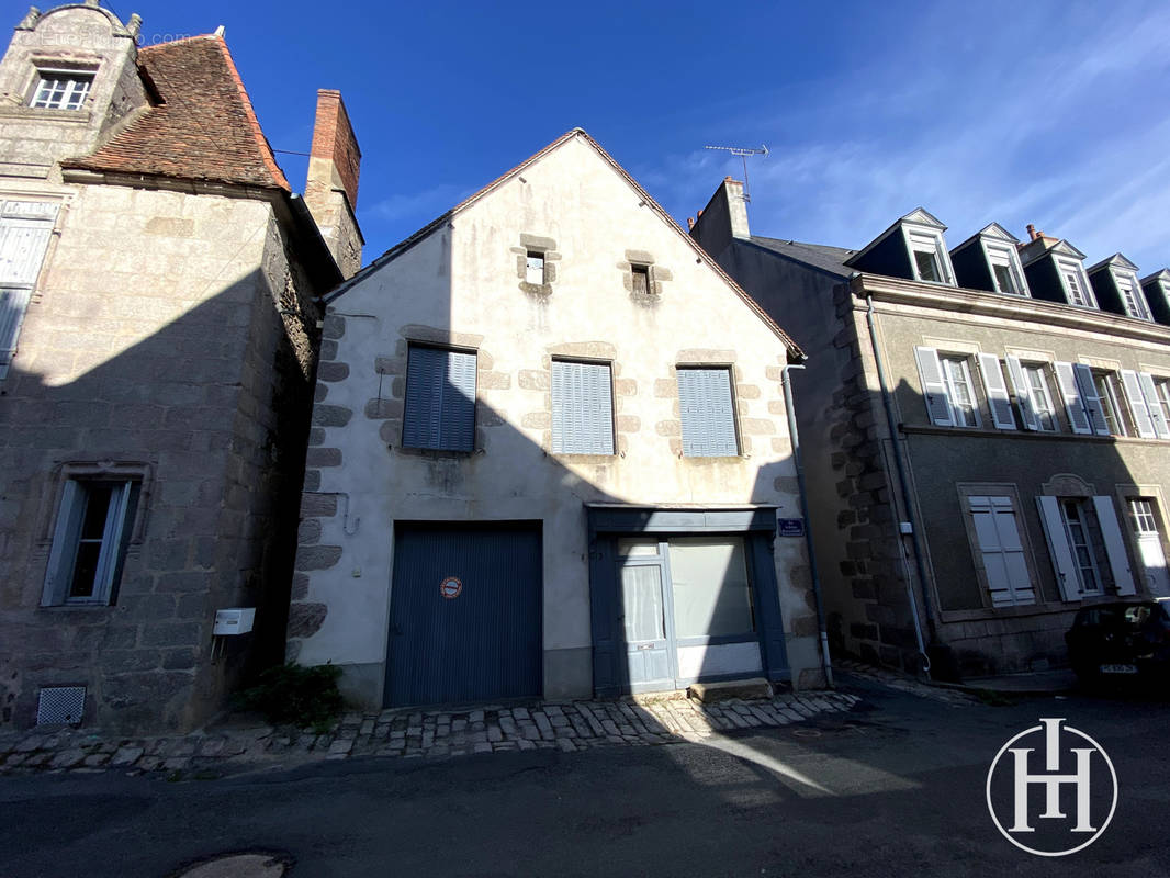 Maison à BOUSSAC