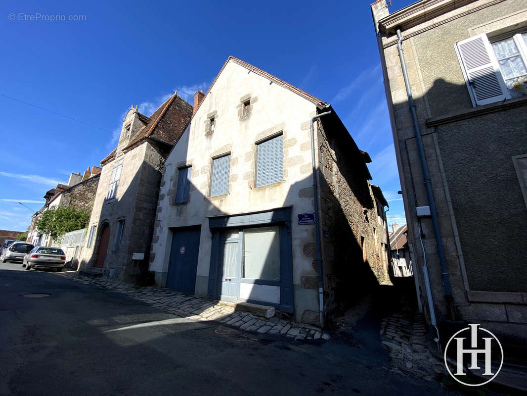 Maison à BOUSSAC