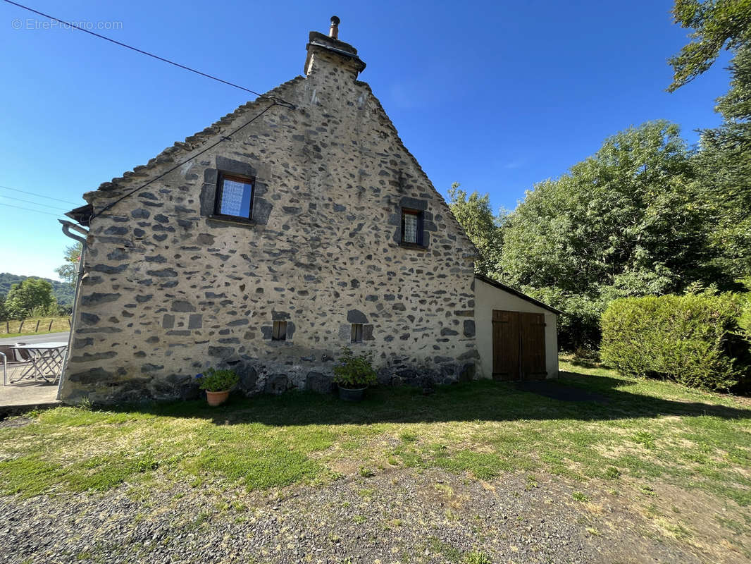 Maison à EGLISENEUVE-D&#039;ENTRAIGUES