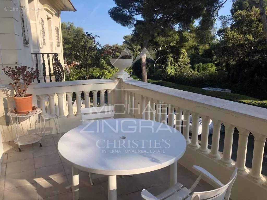 Appartement à ROQUEBRUNE-CAP-MARTIN