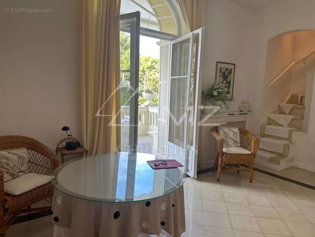 Appartement à ROQUEBRUNE-CAP-MARTIN