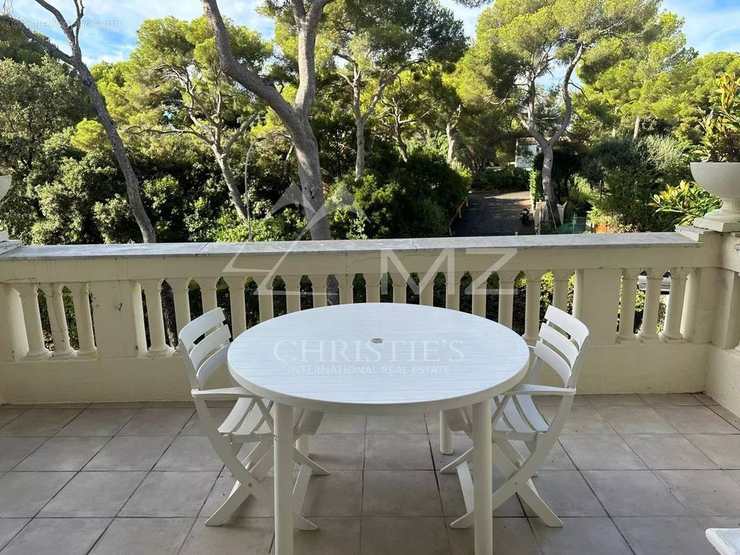 Appartement à ROQUEBRUNE-CAP-MARTIN