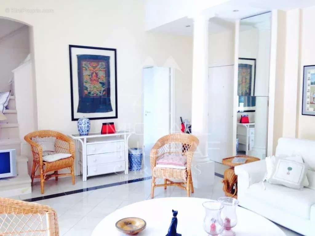 Appartement à ROQUEBRUNE-CAP-MARTIN