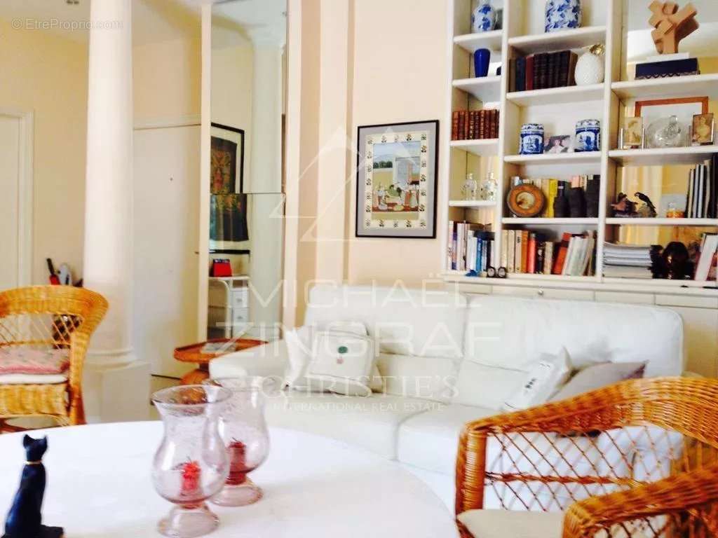 Appartement à ROQUEBRUNE-CAP-MARTIN