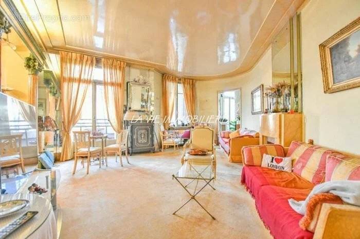 Appartement à PARIS-19E