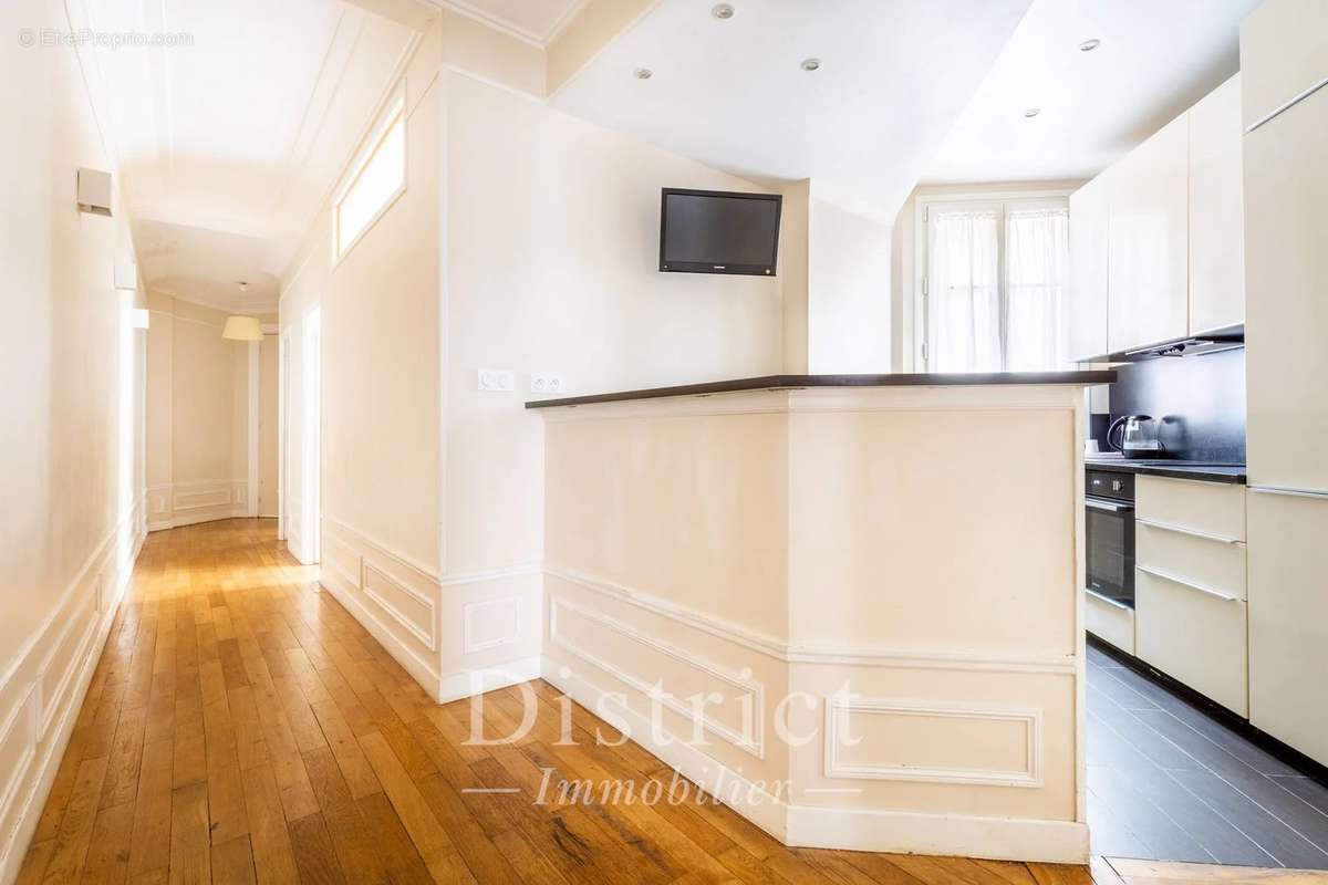 Appartement à PARIS-16E