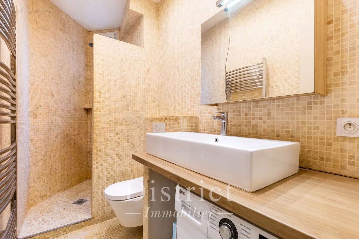 Appartement à PARIS-16E