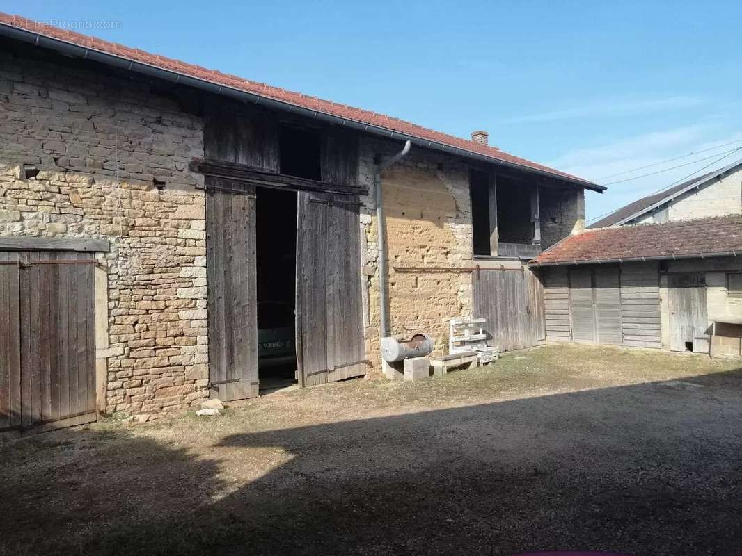 Maison à SAINT-BENIGNE