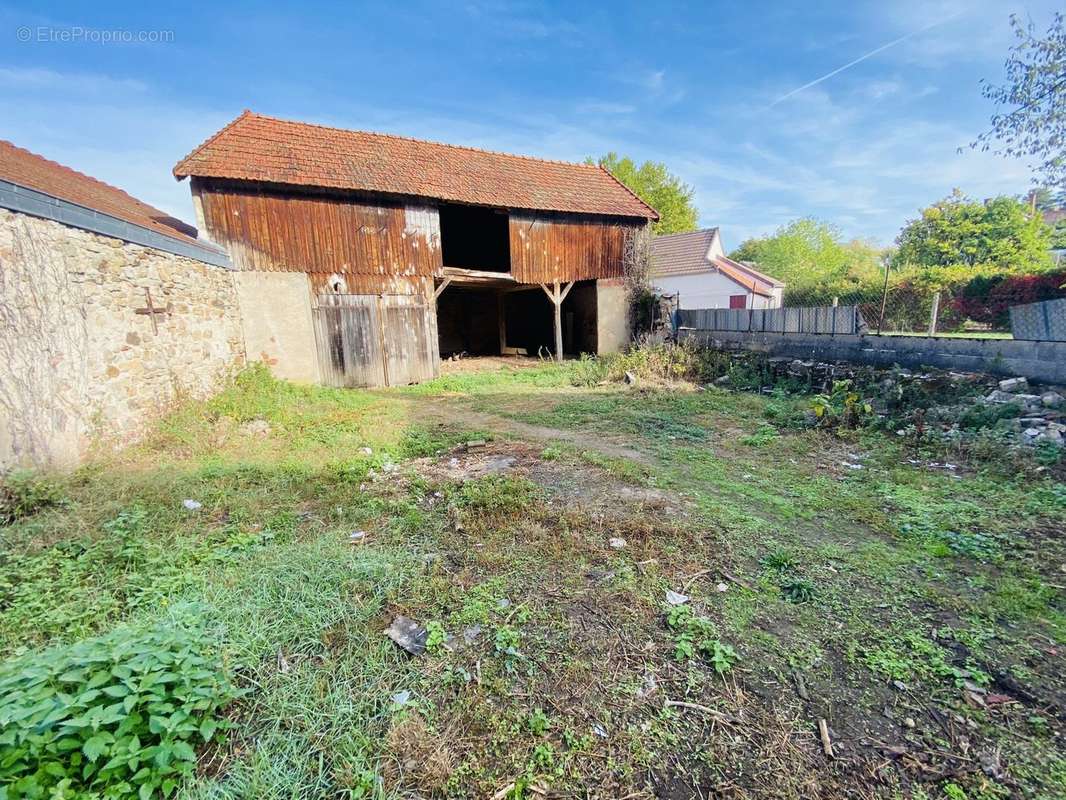 Maison à VALLON-EN-SULLY