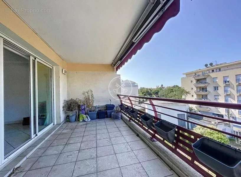 Appartement à FREJUS