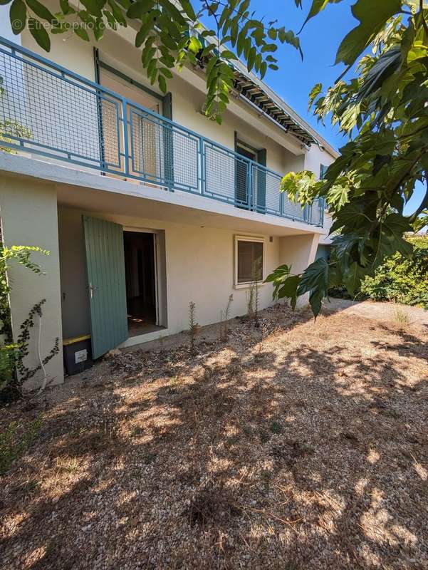 Appartement à GALLARGUES-LE-MONTUEUX