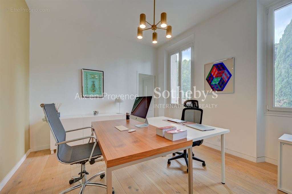 Appartement à AIX-EN-PROVENCE