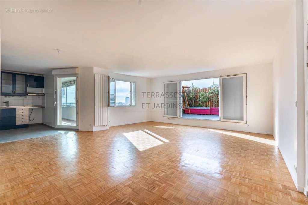 Appartement à PARIS-20E