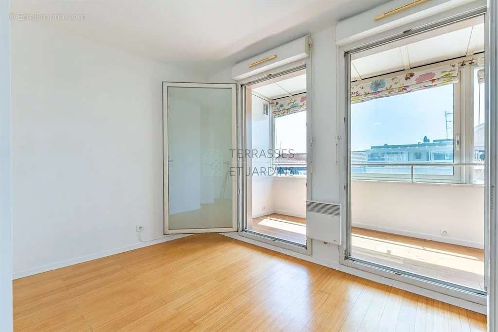 Appartement à PARIS-20E