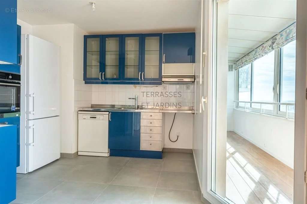 Appartement à PARIS-20E