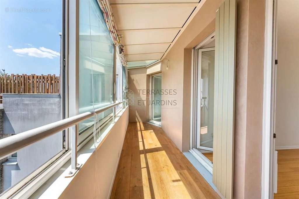 Appartement à PARIS-20E