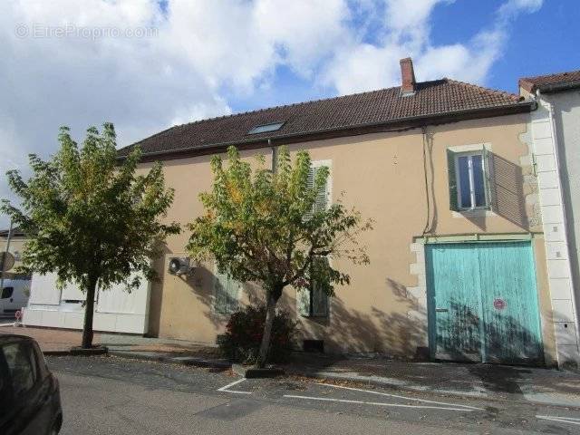 Appartement à VARENNES-SUR-ALLIER