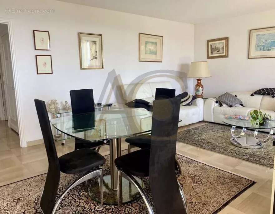 Appartement à VILLENEUVE-LOUBET