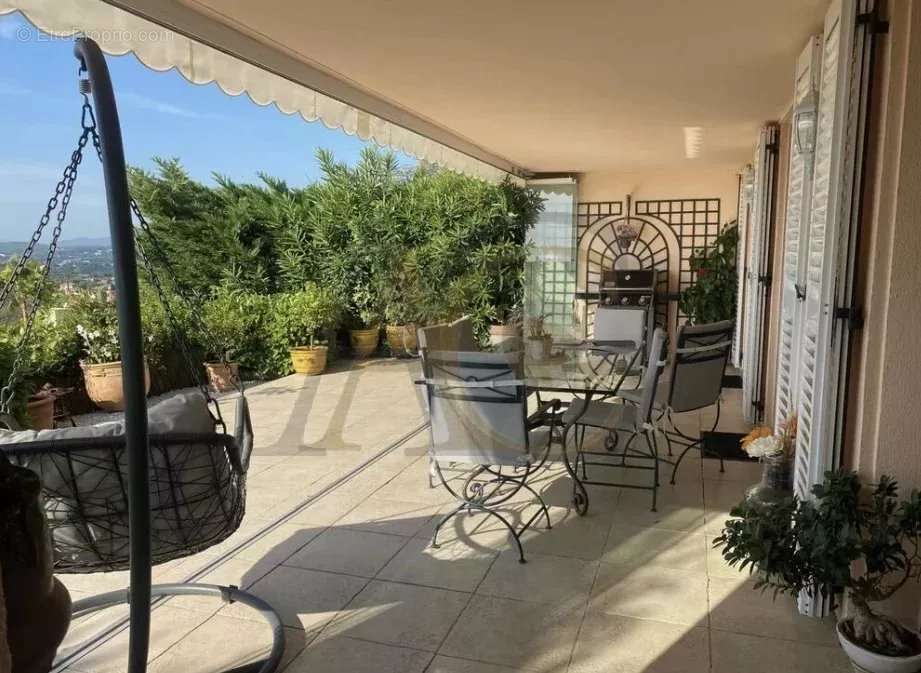 Appartement à VILLENEUVE-LOUBET