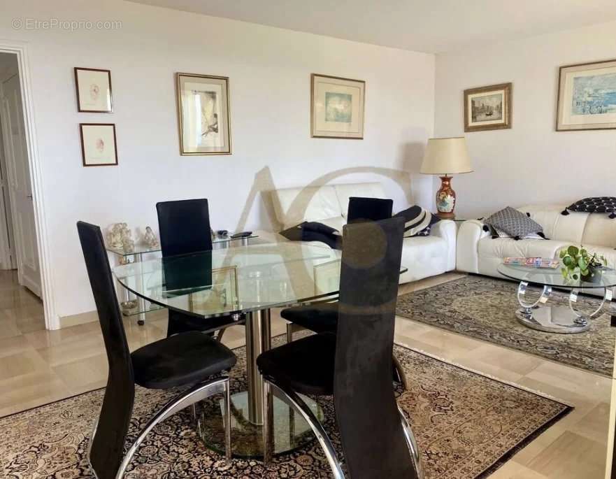 Appartement à VILLENEUVE-LOUBET