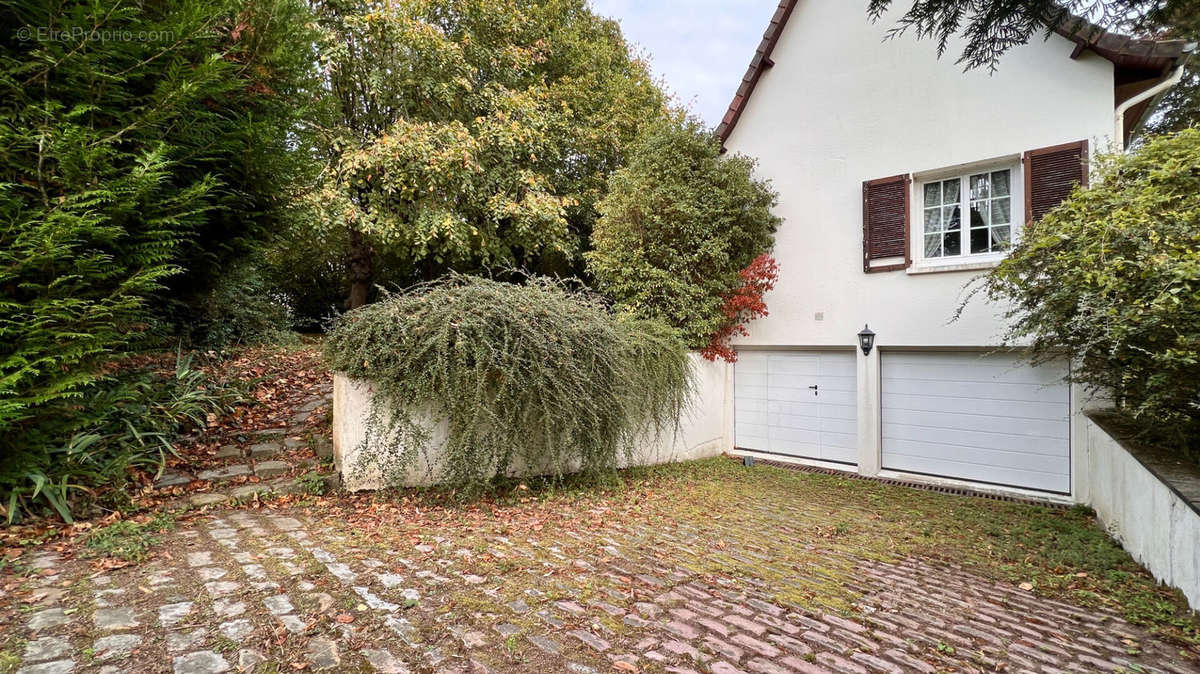 Maison à SAINT-FARGEAU-PONTHIERRY