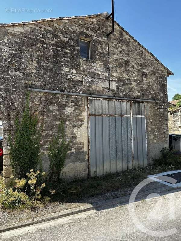 Maison à PAIZAY-NAUDOUIN-EMBOURIE