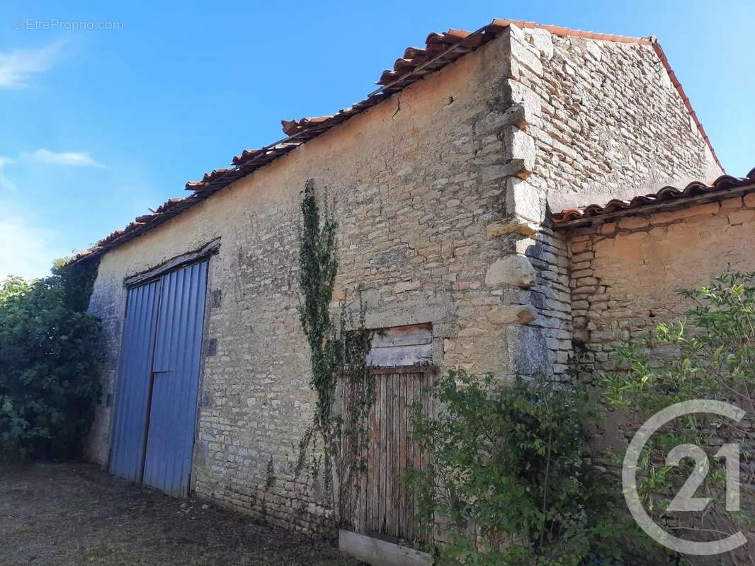 Maison à PAIZAY-LE-CHAPT