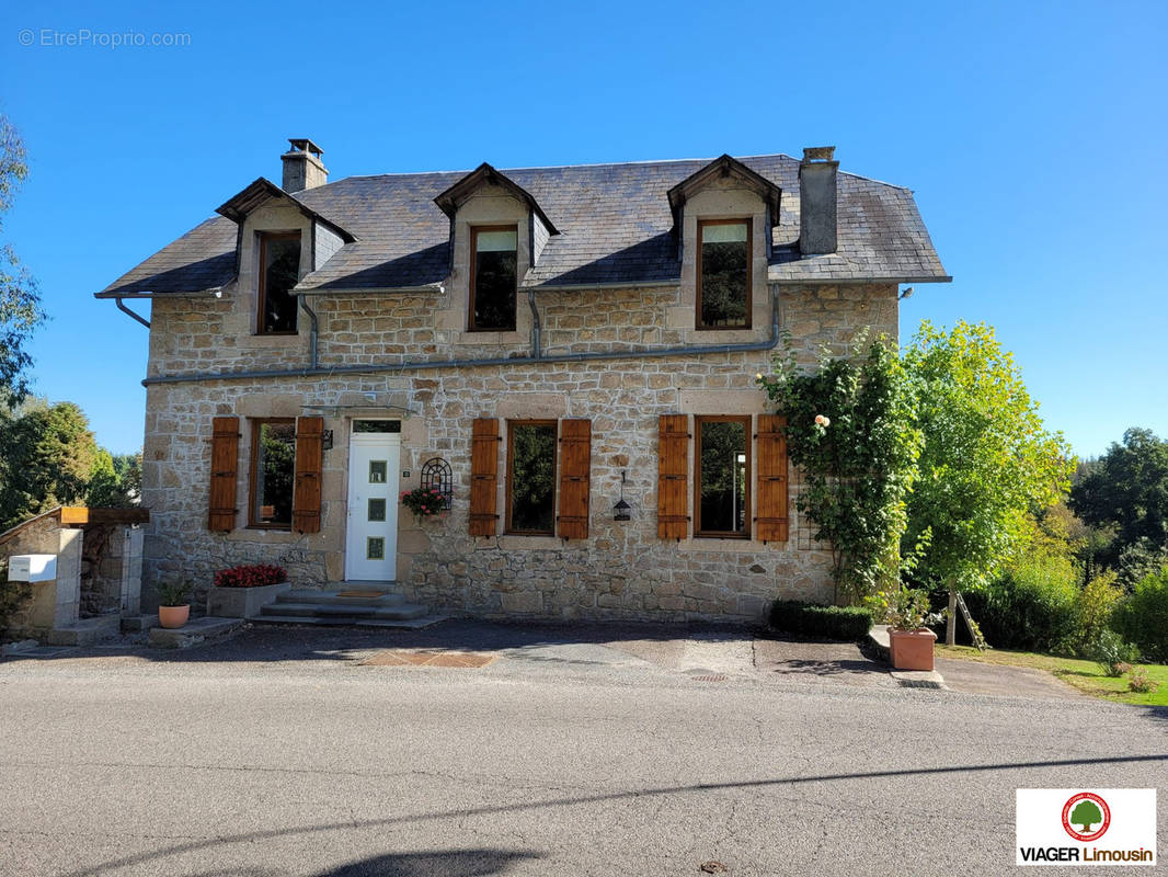 Maison à MONTAIGNAC-SAINT-HIPPOLYTE