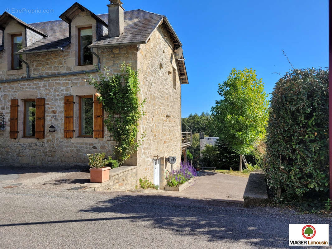 Maison à MONTAIGNAC-SAINT-HIPPOLYTE